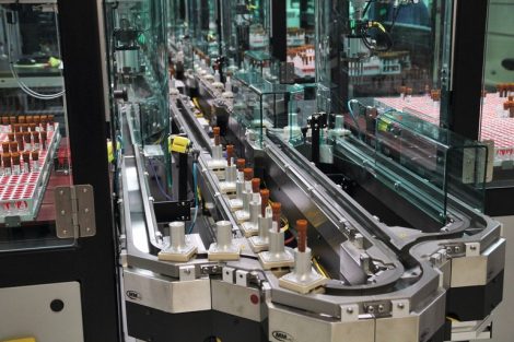 Linearmotoren-Technologie steuert Magnemotion-System von Rockwell Automation