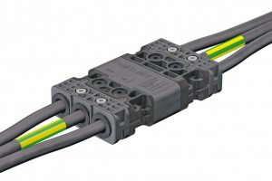 Steckverbinder von Stäubli Electrical Connectors für Roboteranwendungen