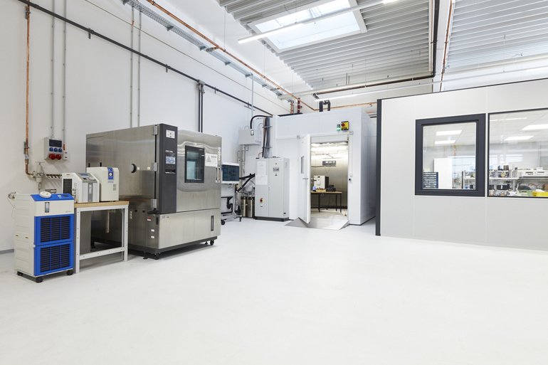 SMC eröffnet neues 550 Quadratmeter großes Zentrallabor