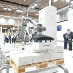 Omron_Automatica_2022_Cobot-Palettierer